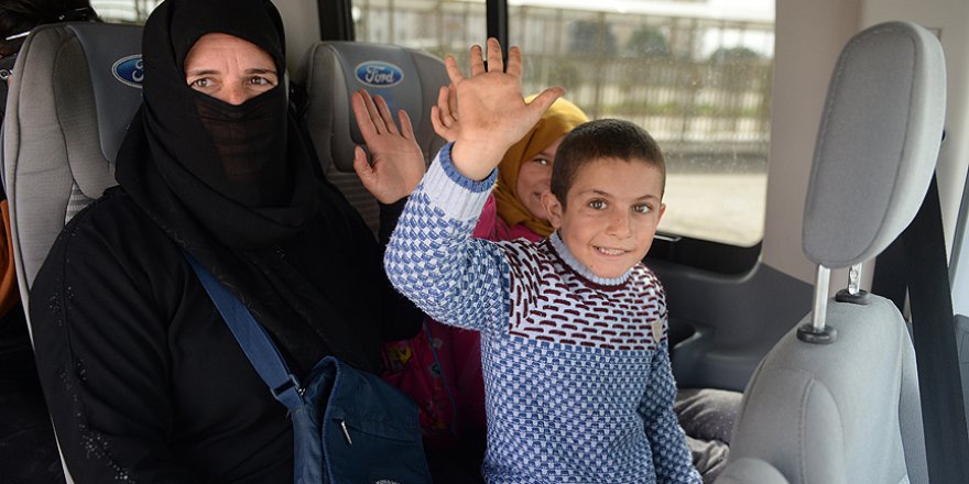 Suriyeli 80 kişilik grup ülkesine döndü