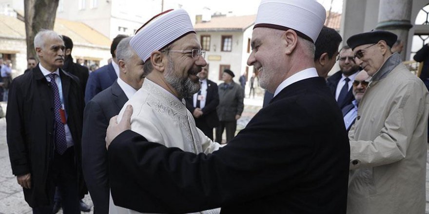 Ali Erbaş Saraybosna'da cuma namazı kıldırdı