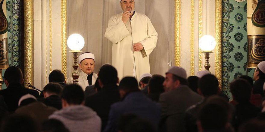 Müftü Yılmaz, üniversiteli gençlerle sabah namazında buluştu