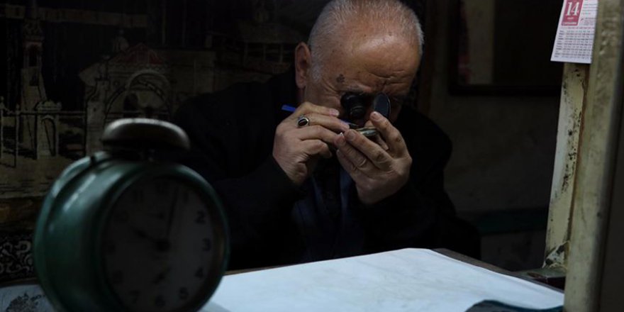 Saatçilik mesleğini 50 yıldır yaşatıyor