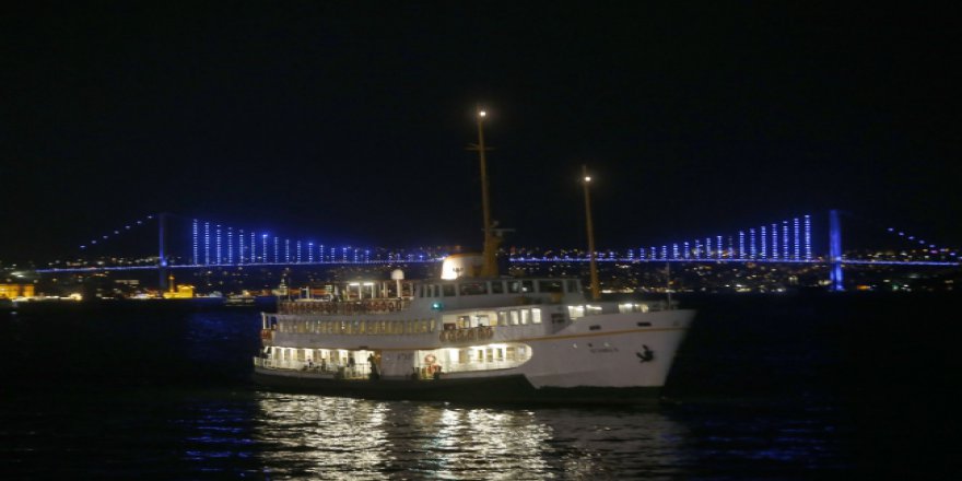 İstanbul'da mavi gece