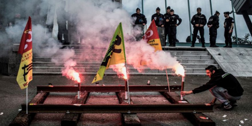 Fransa'da grev dalgası yayılıyor