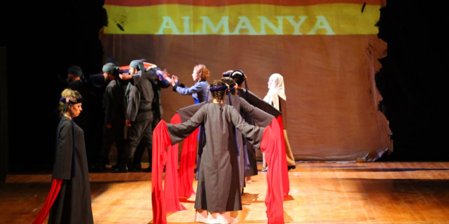 Hatay'da Mehmet Akif oyunu sergilendi