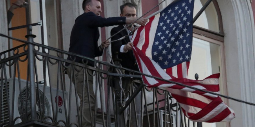 ABD'li diplomatlar Rusya'dan ayrılmaya başladı