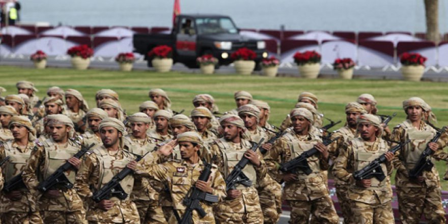 Katar'da zorunlu askerlik süresi uzatıldı