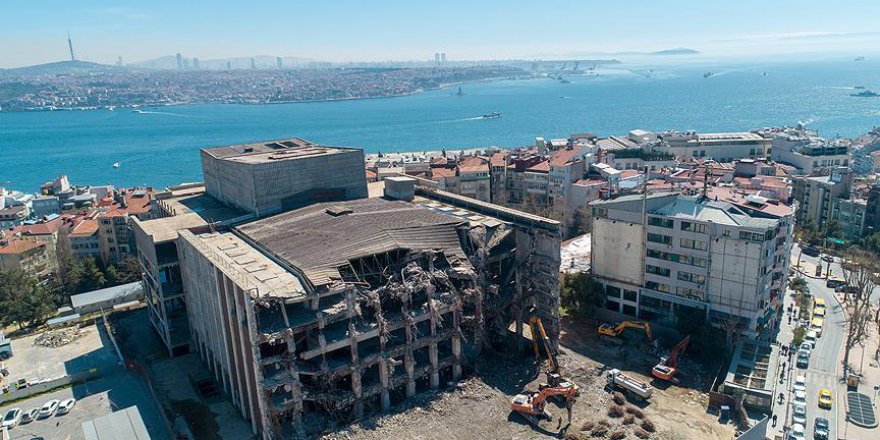 AKM, bir ay içinde tamamen yıkılmış olacak