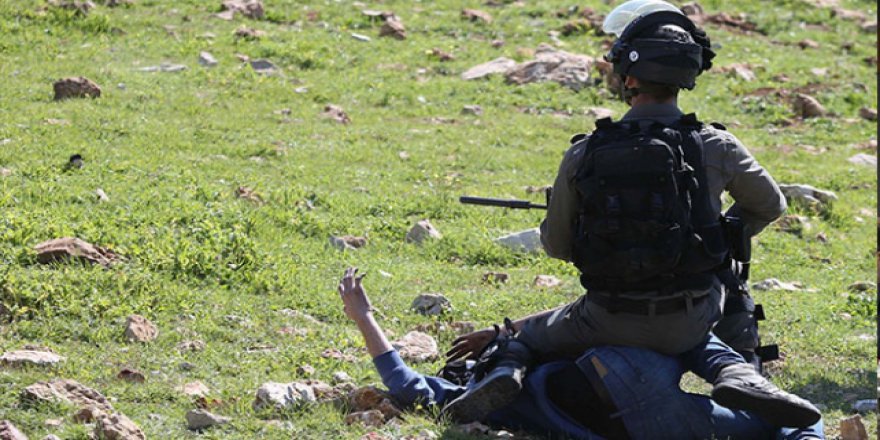 İşgalci İsrail, her 5 Filistinli çocuktan birini gözaltına alıyor