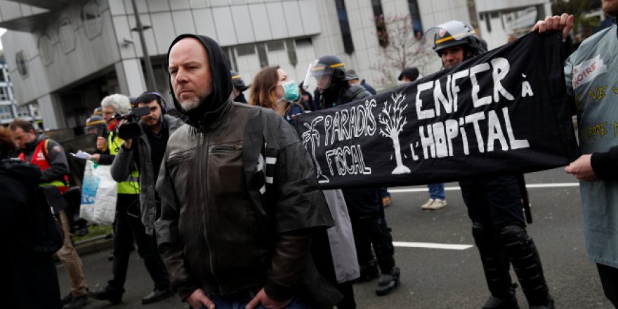 Fransa'daki grev dalgaları hayatı felç etti
