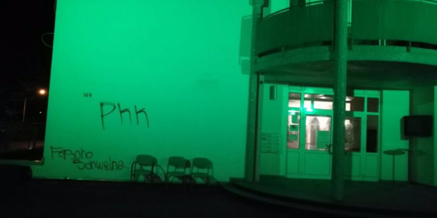 Almanya'da Emir Sultan Camii'ne terörist saldırı