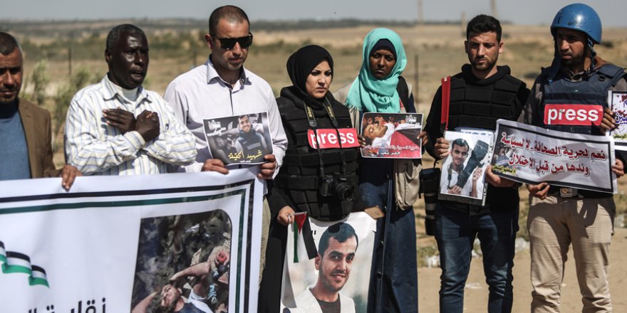 İsrail askerleri Gazze'de gazetecilerin gösterisine gazla müdahale etti
