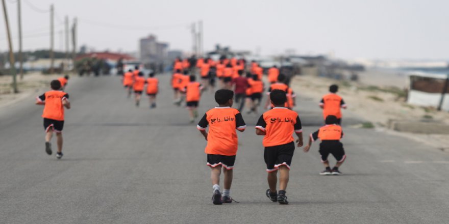 Gazzeli çocuklar işgal altındaki toprakları için koştu