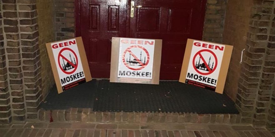 Hollanda'da 3 ayrı camiye saldırılar