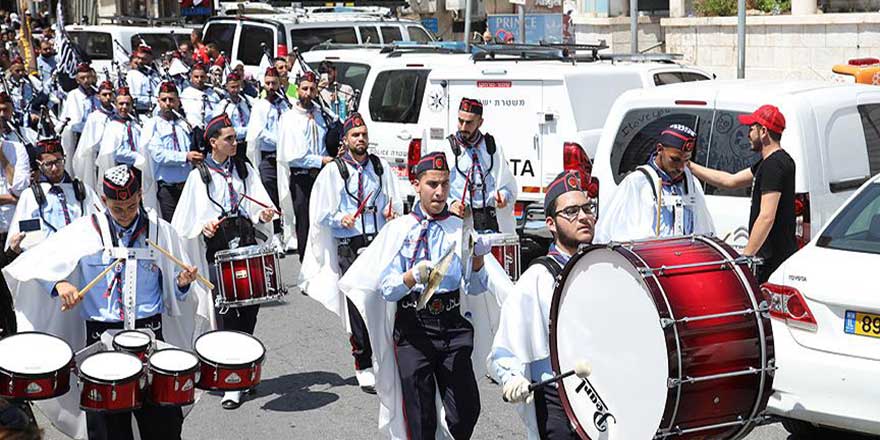 Kudüs sokaklarında Miraç bandosu