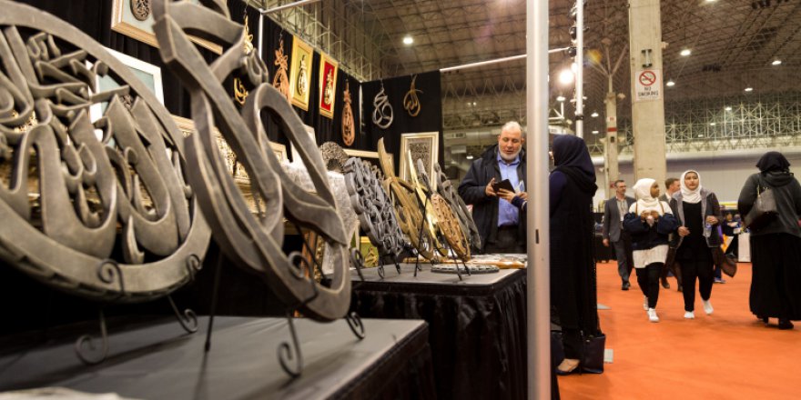 Amerika'daki Helal Festival'de en çok başörtüsü dikkat çekti