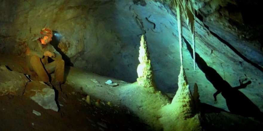 Rus mağarabilimciler dünyanın en derin mağarasına indi