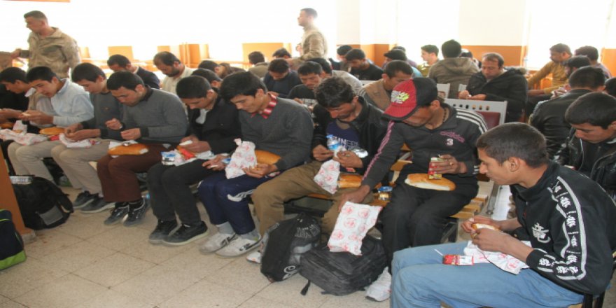 İstanbul'a bırakma vaadiyle Van'a götürdüler