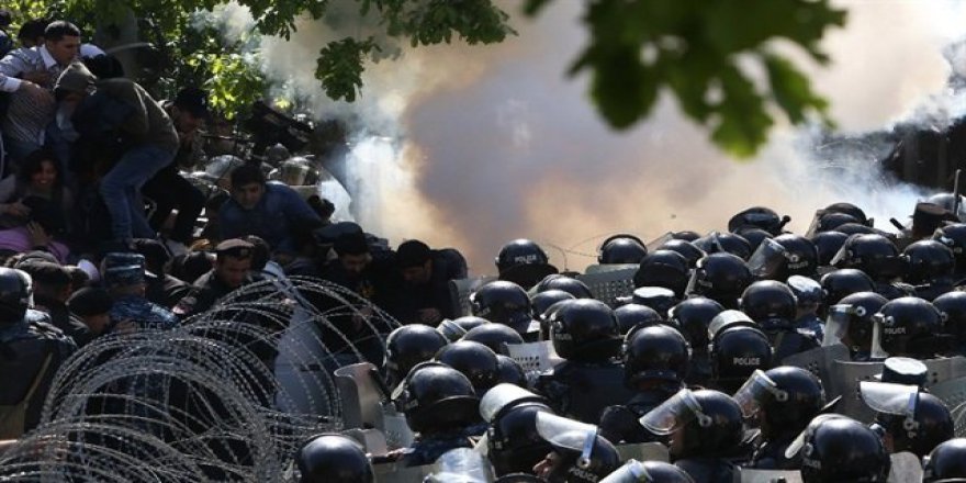 Ermenistan’da 120 gösterici gözaltına alındı