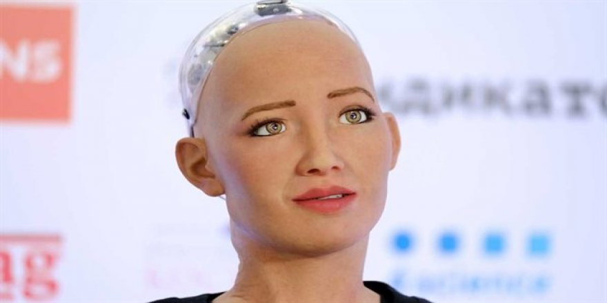 Dünyanın ilk 'vatandaş robotu' Türkiye'de
