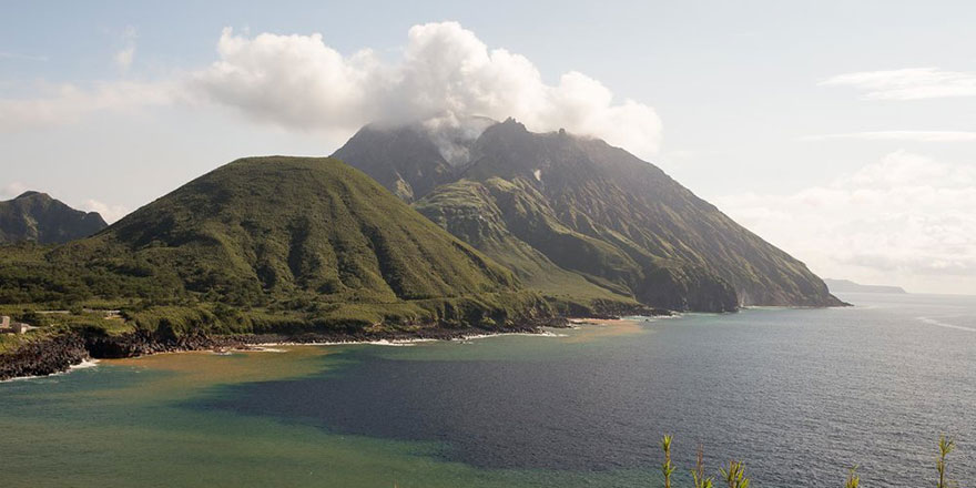 Japonya'da yanardağ 250 yıl sonra faaliyete geçti