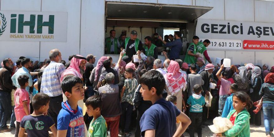 Afrinli ailelere sıcak yemek