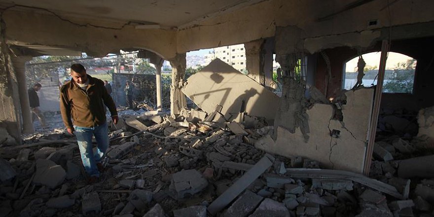 İsrail askerleri Filistinli tutuklunun evini patlayıcılarla havaya uçurdu