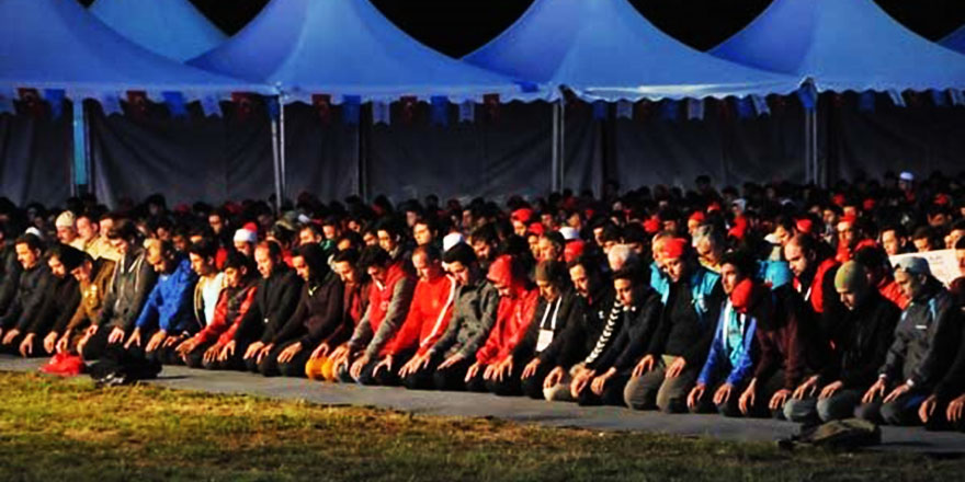 Sabah namazını kılıp yürüyüşe geçtiler