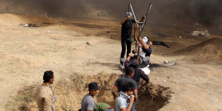 İsrail askerleri bir Filistinli gazeteciyi daha şehit etti