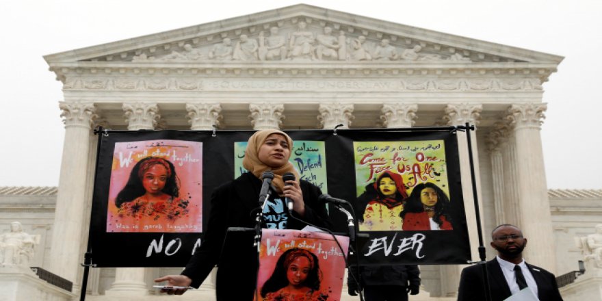 ABD Anayasa Mahkemesi önünde Trump protestosu