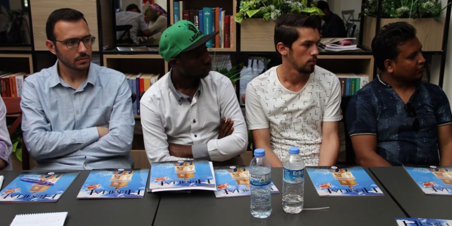 Üniversite öğrencilerinden 3 dilde dergi