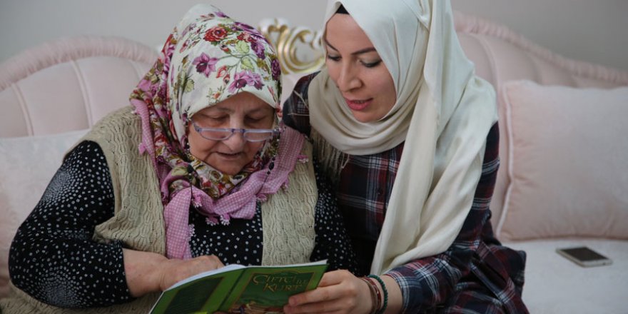 66 yaşında 'kitap kurdu' oldu