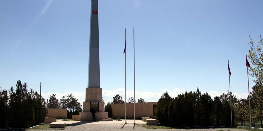 'Zeve Şehitliği katliamın en somut belgesidir'