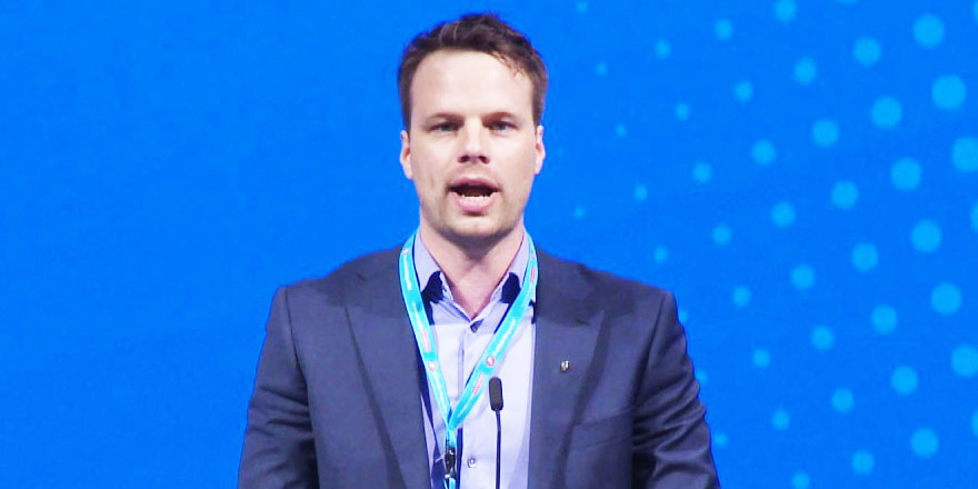 Norveçli acemi siyasetçinin Ezan'a alerjisi oluştu