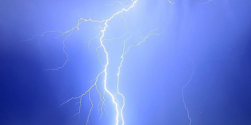 Hindistan'da her yıl 2 bin kişi bu yüzden ölüyor: 13 saatte 36 bin 749 yıldırım düştü