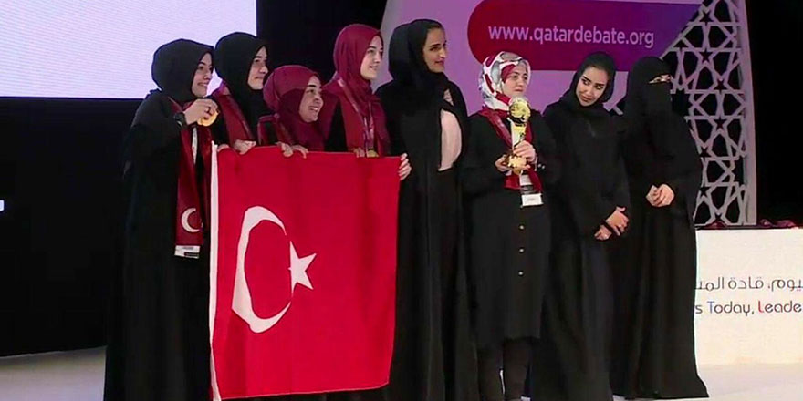 Arap öğrencileri geride bırakarak Arapça ile dünya şampiyonu oldular