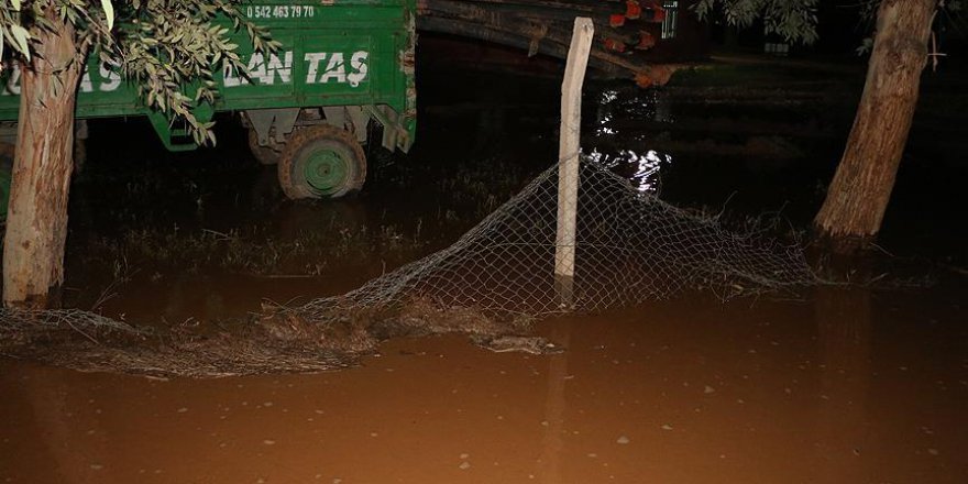 Şanlıurfa'da sel hayatı zorlaştırdı