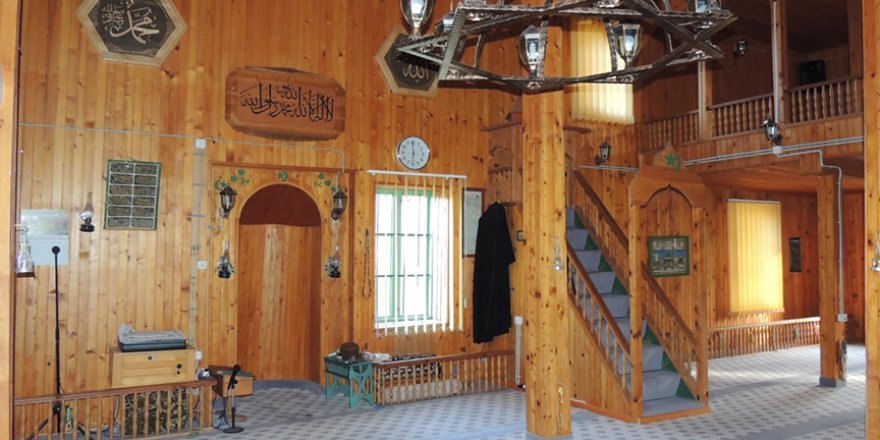 Çivisiz yapılan cami iki asırdır ayakta