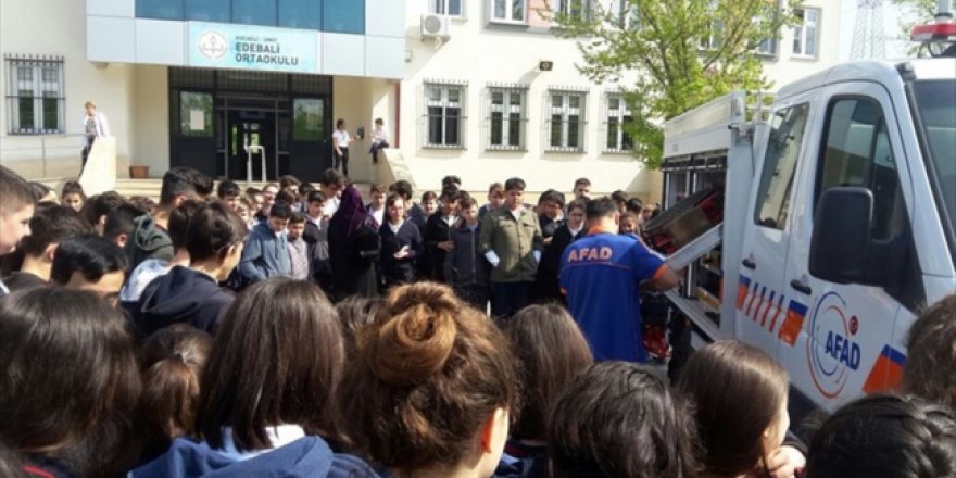 Kocaeli'nde öğrencilere afet eğitimi