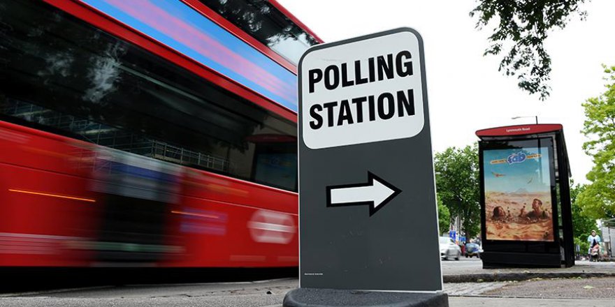 İngiltere'de yerel seçimde iktidar beklenen kaybı yaşamadı