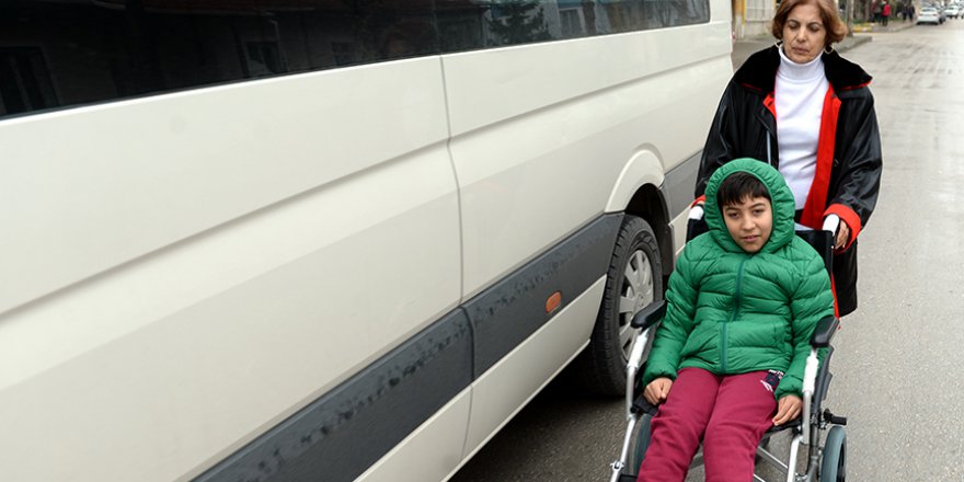 Eğitim için 'anne' fedakarlığı