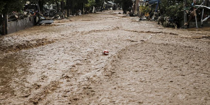 Kenya'daki sellerde en az 100 kişi hayatını kaybetti