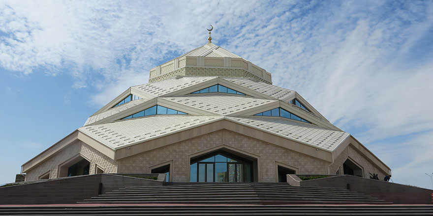 Bu cami şehre elektrik dağıtıyor