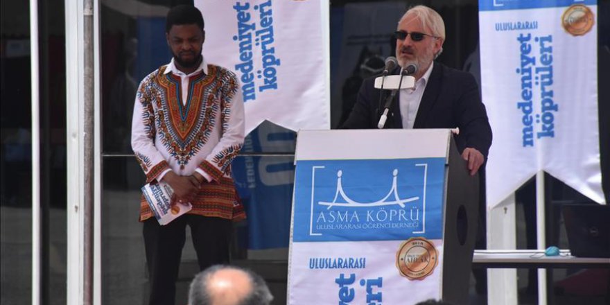 Uluslararası öğrenciler 'Medeniyet Köprüleri' programında buluştu