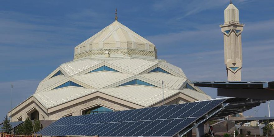 Irıskeldi Hac Cami Astana'ya enerji veriyor
