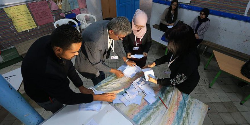 Tunus'ta seçimin galibi Nahda Partisi