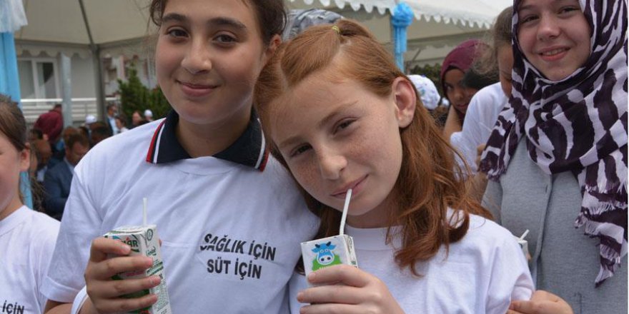 Balıkesir'de "süt içme rekoru" kırıldı