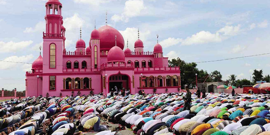 243 Filipinli toplu olarak Müslüman oldu