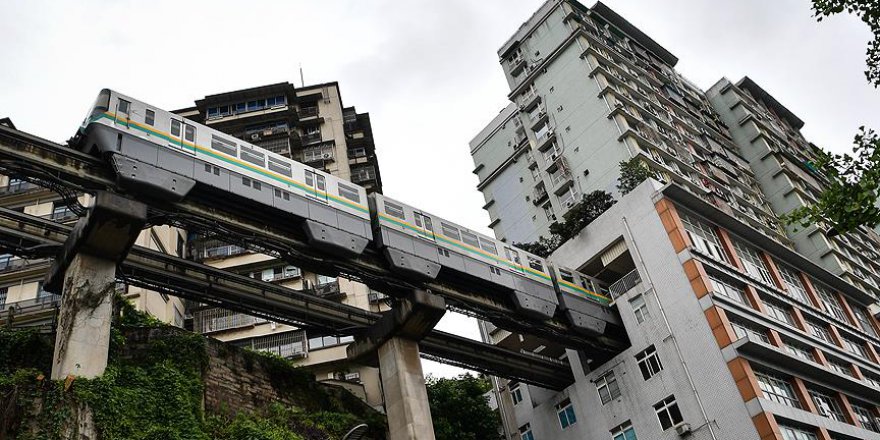 Çin'de sıra dışı toplu taşıma istasyonu
