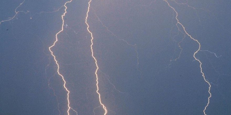 Adıyaman'a yıldırım düştü