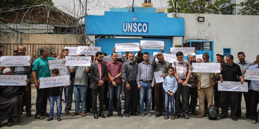 Gazze'de işçiler yaşam koşullarına isyan etti