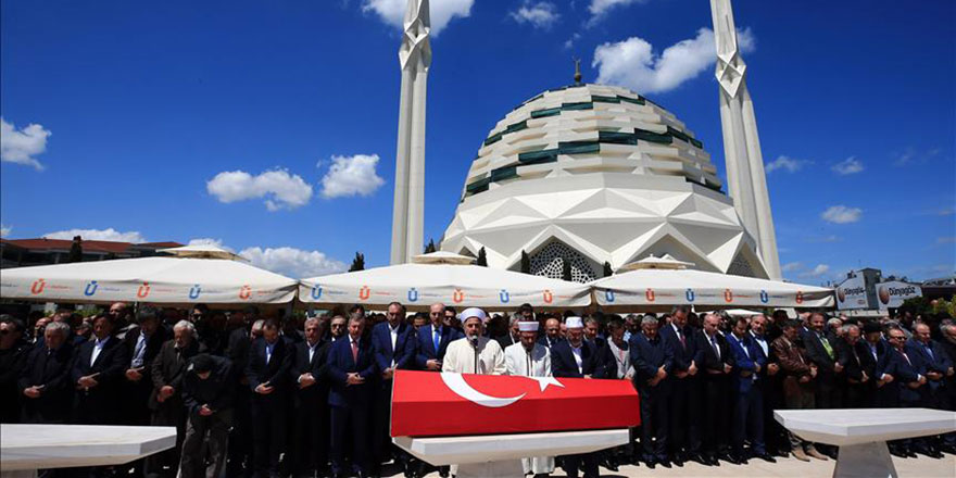 Mehmed Niyazi Özdemir dualarla uğurlandı